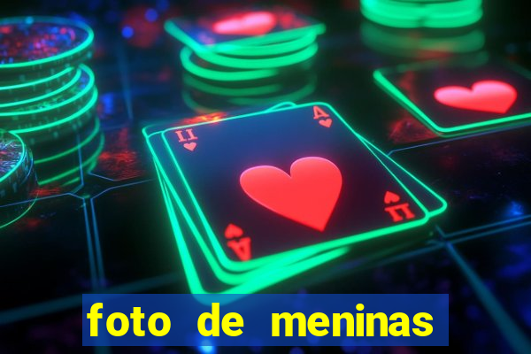 foto de meninas cacheadas fake
